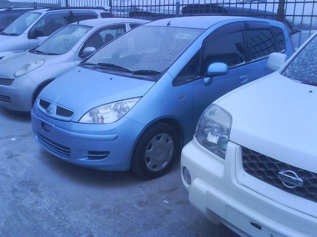 2003 Mitsubishi Colt