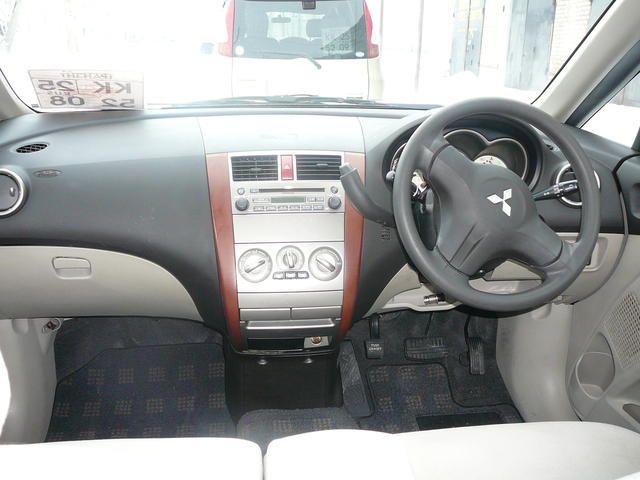 2003 Mitsubishi Colt