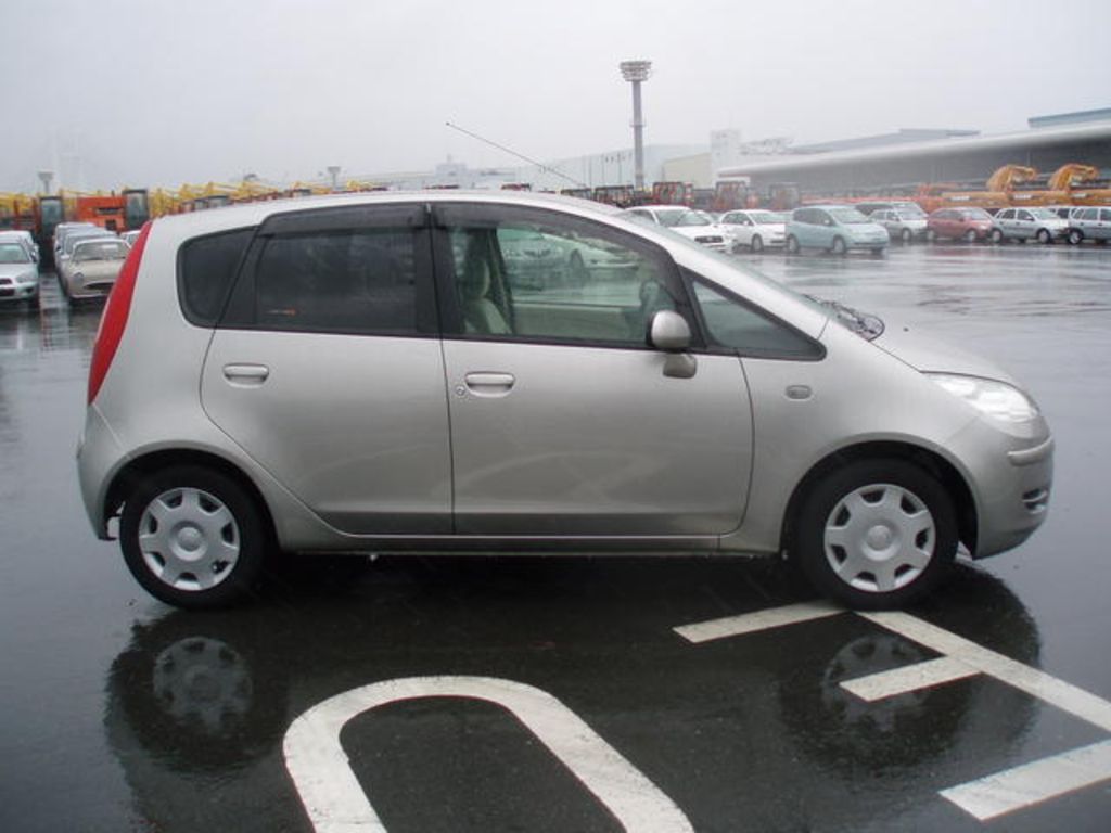 2003 Mitsubishi Colt