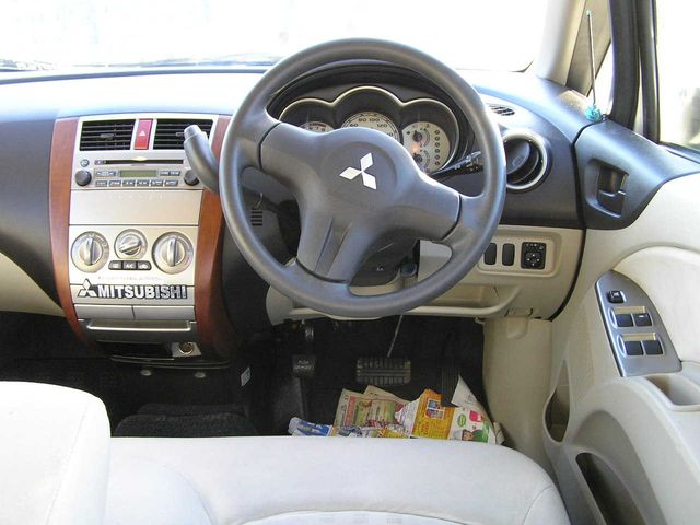 2003 Mitsubishi Colt