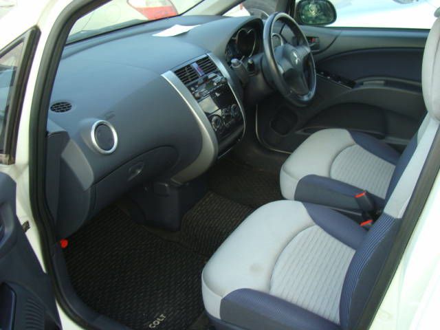 2003 Mitsubishi Colt