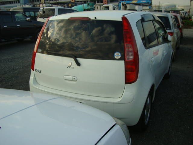 2003 Mitsubishi Colt