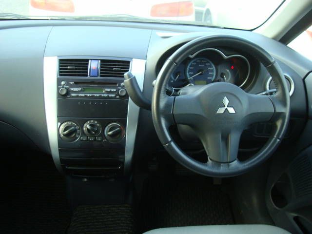 2003 Mitsubishi Colt