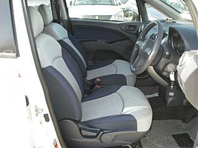 2003 Mitsubishi Colt