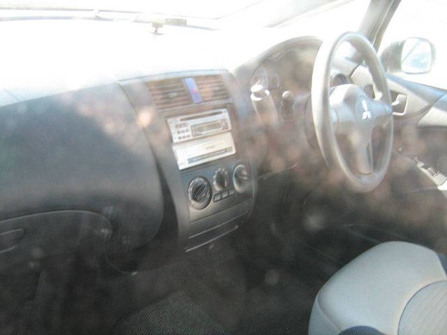 2003 Mitsubishi Colt