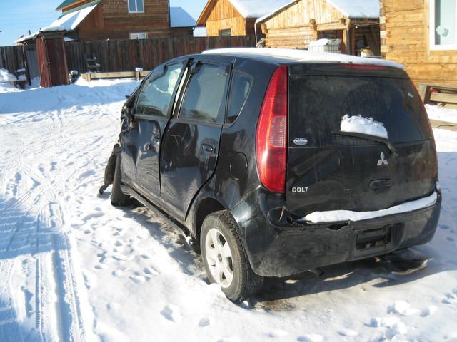2003 Mitsubishi Colt