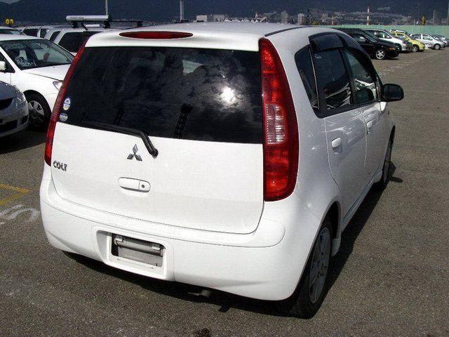 2003 Mitsubishi Colt