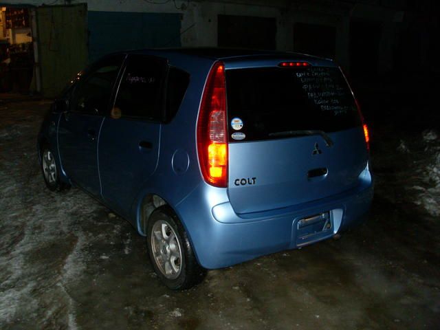2003 Mitsubishi Colt