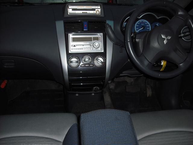 2003 Mitsubishi Colt