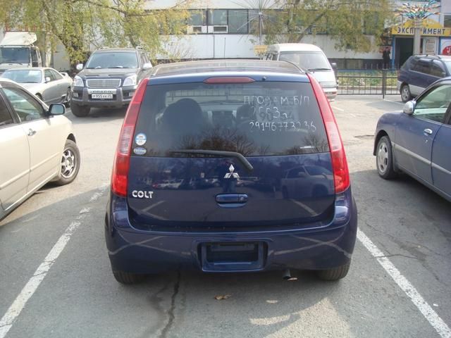 2003 Mitsubishi Colt