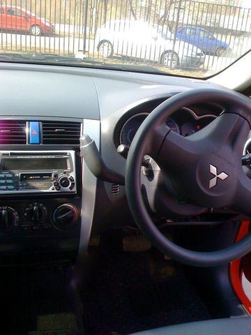 2003 Mitsubishi Colt