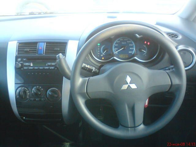 2003 Mitsubishi Colt