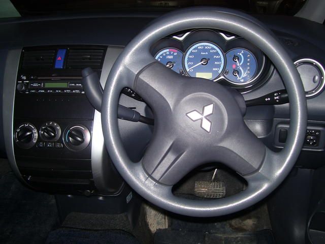 2003 Mitsubishi Colt