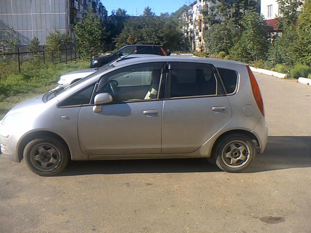 2003 Mitsubishi Colt