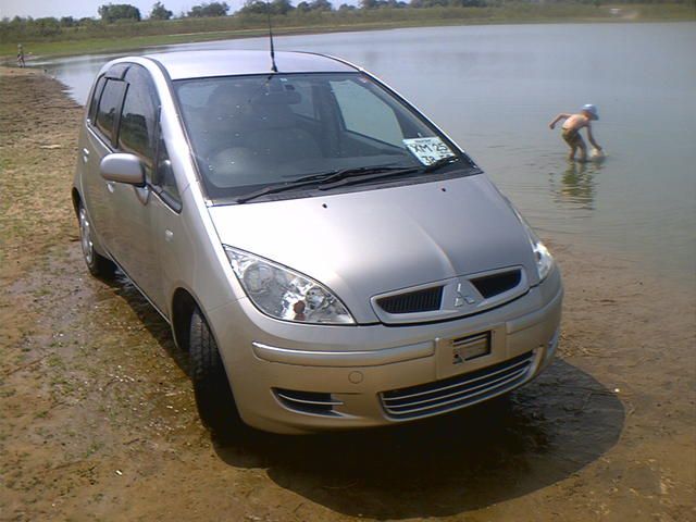 2003 Mitsubishi Colt