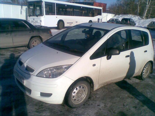 2003 Mitsubishi Colt