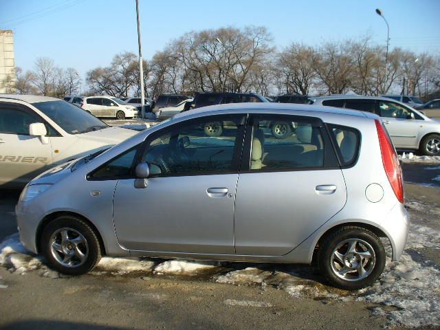 2003 Mitsubishi Colt