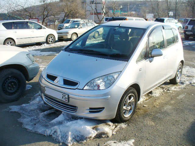 2003 Mitsubishi Colt