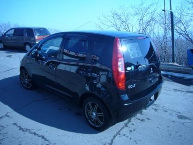 2003 Mitsubishi Colt