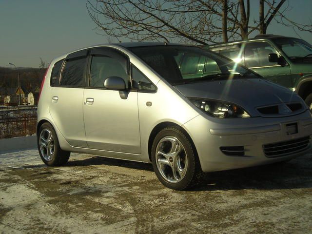 2003 Mitsubishi Colt