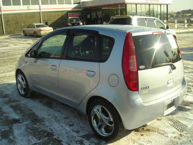 2003 Mitsubishi Colt