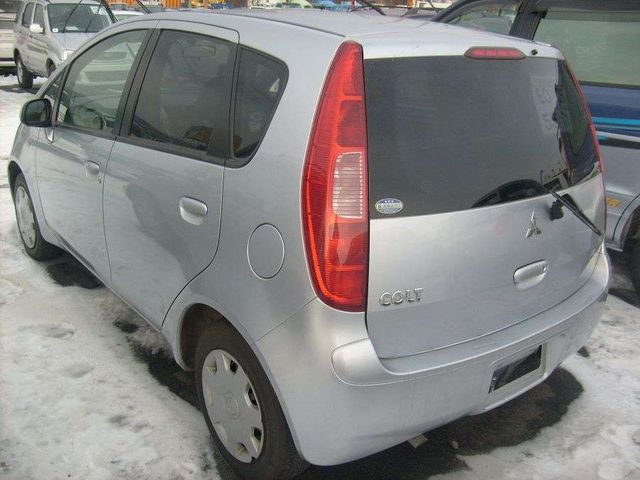 2003 Mitsubishi Colt