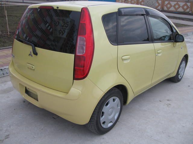 2003 Mitsubishi Colt