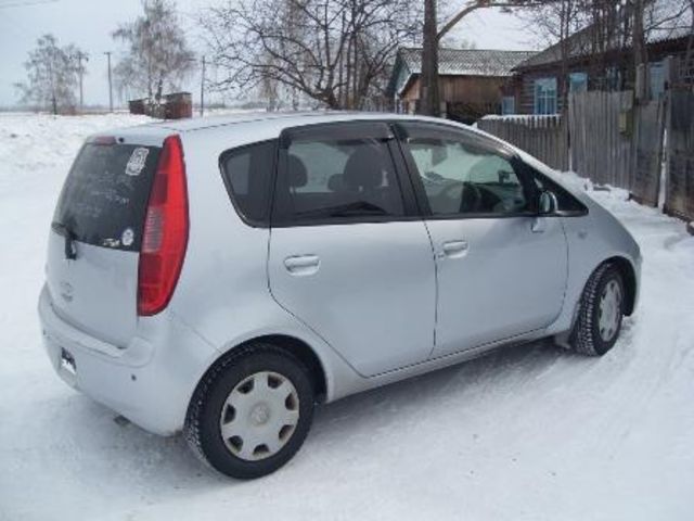 2003 Mitsubishi Colt