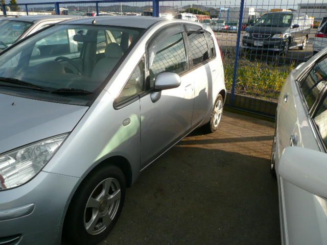 2003 Mitsubishi Colt