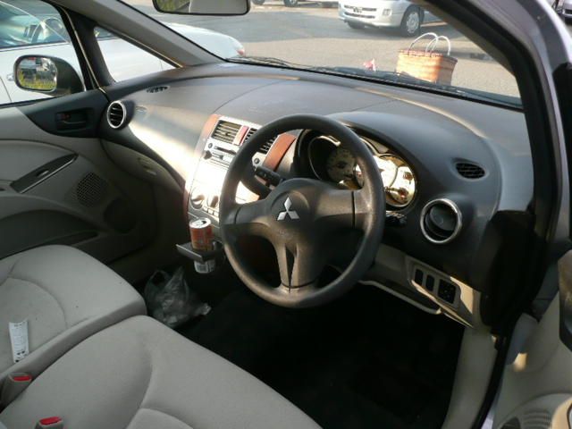 2003 Mitsubishi Colt