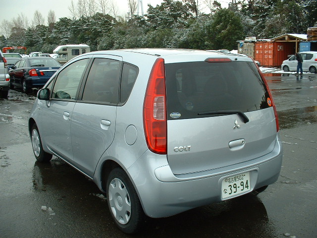 2003 Mitsubishi Colt Pictures