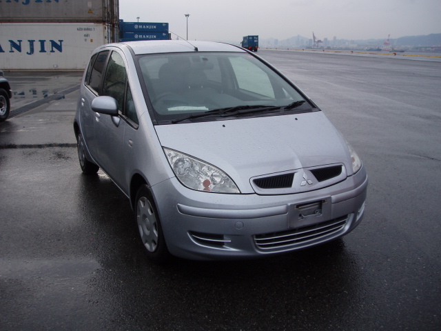 2003 Mitsubishi Colt Pictures