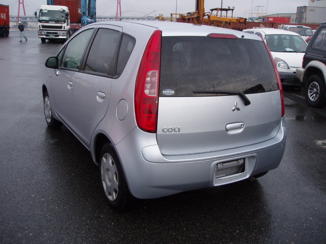 2003 Mitsubishi Colt Photos