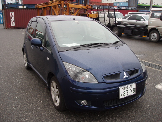 2003 Mitsubishi Colt Pictures