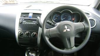 2003 Mitsubishi Colt Pics