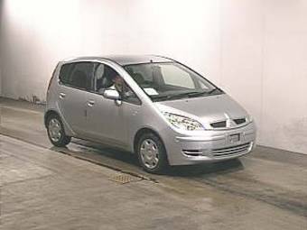 2003 Mitsubishi Colt Pictures