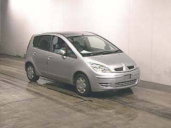 2003 Mitsubishi Colt Pictures