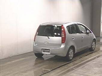 2003 Mitsubishi Colt Photos