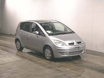2003 Mitsubishi Colt Pictures