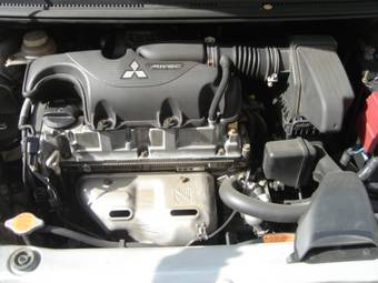 2003 Mitsubishi Colt Pictures