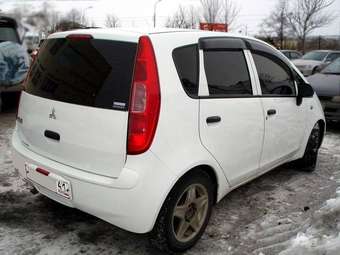 2003 Mitsubishi Colt Pictures