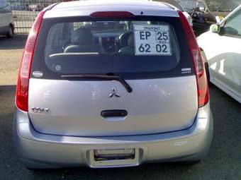 2003 Mitsubishi Colt Images