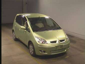 2003 Mitsubishi Colt Photos