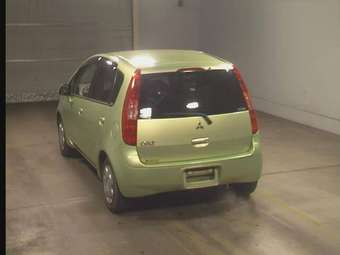 2003 Mitsubishi Colt Pictures