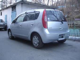 2003 Mitsubishi Colt Images