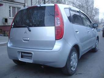 2003 Mitsubishi Colt Pictures