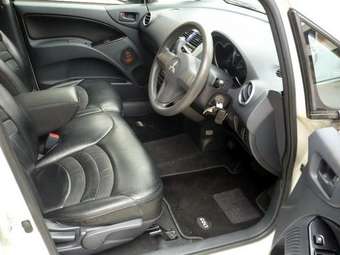 2003 Mitsubishi Colt Images