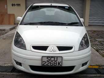 2003 Mitsubishi Colt Pics