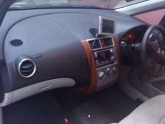 2003 Mitsubishi Colt Pictures