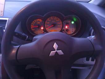 2003 Mitsubishi Colt Photos